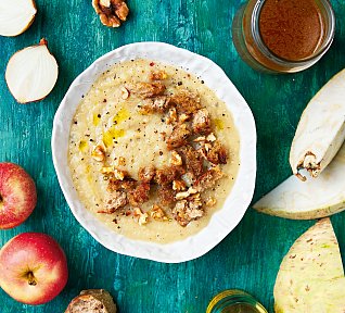 Celerová polévka s jablky