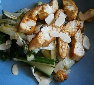 "Korunovační" kuřecí salát