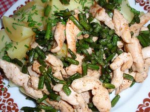 Nudličky s česnekovými výhonky - minutka