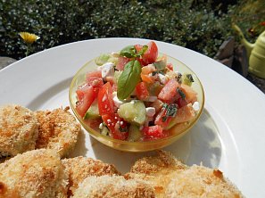 Zeleninový salát s bílým (salátovým) sýrem