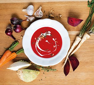 Polévka z pečené kořenové zeleniny