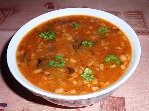 Gulášová polévka z václavek