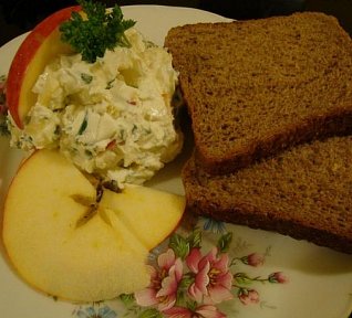 Pomazánka s pažitkou a jablky