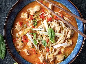 Krémová kari polévka s kuřecím masem