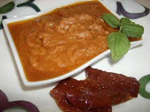 Pesto ze sušených nakládaných rajčat Pesto ze sušených nakládaných rajčat
