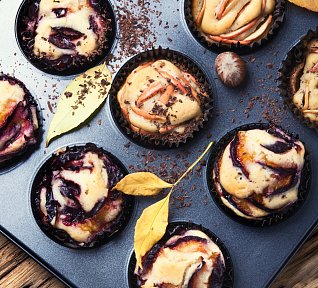 Švestkové muffiny s mákem (hrnkový recept) Švestkové muffiny s mákem (hrnkový recept)