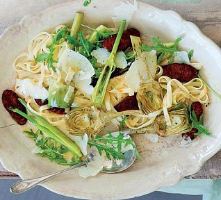 Tagliatelle se smaženými artyčoky a parmazánem