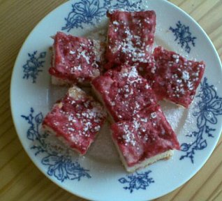 Rybízový koláč s drobenkou