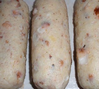 Křehké bramborové knedlíky s žemlovými krutonky