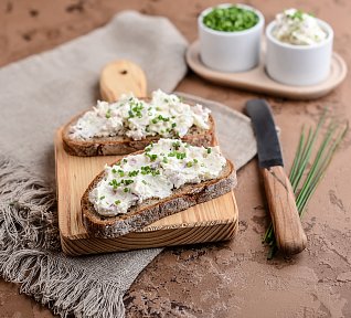 Sýrová pomazánka podle ČSN