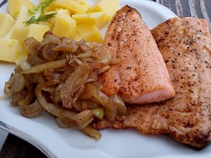 Rybí filety s fenyklovým salátem