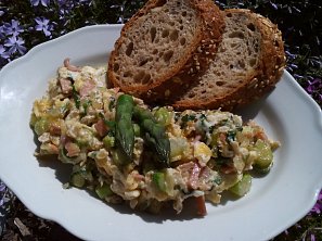 Chřestová smaženice s medvědím česnekem