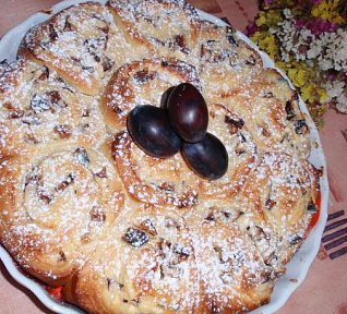 "Rozetky" - šneci s tvarohem a švestkami "Rozetky" - šneci s tvarohem a švestkami