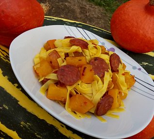 Pikantní pečená dýně s těstovinami