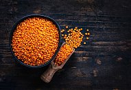 Salát s červenou čočkou