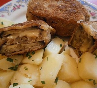 Baklažánové plátky s žampionovou směsí Baklažánové plátky s žampionovou směsí