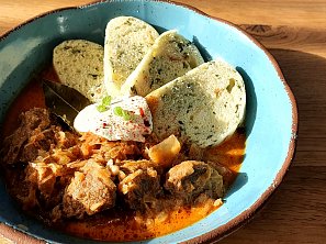 Segedínský guláš z chytrého hrnce