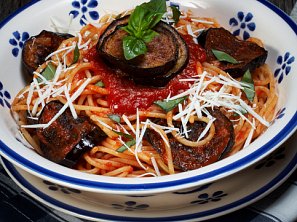 Těstoviny alla Norma