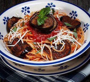 Těstoviny alla Norma