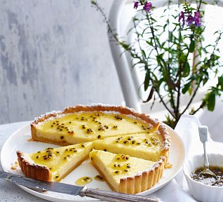 Cheesecake s passion fruit omáčkou