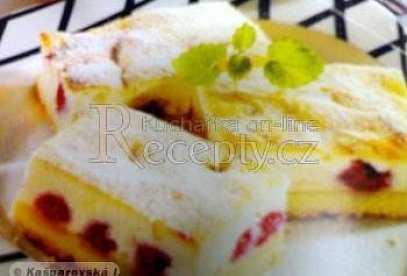 Krupicovo-tvarohový koláč s ovocem