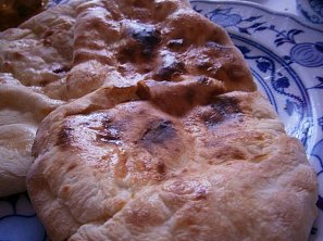 Indický chléb (Naan / Chapati) Indický chléb (Naan / Chapati)