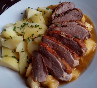 Kachní prsa s jablkovým sosem