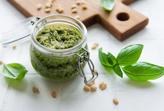 Bazalkové pesto