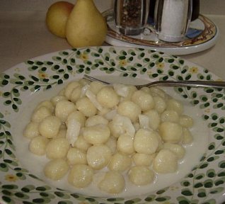 Gnocchi s gorgonzolou a hruškou Gnocchi s gorgonzolou a hruškou
