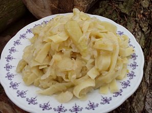 Česnekové nudle se zelím - nejen příloha Česnekové nudle se zelím - nejen příloha