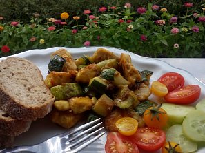 Kuřecí prsa s cuketou