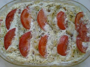 Zapečený pangas s rajčaty a bylinkovým krémem