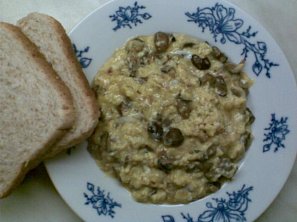 Vejce s houbami a sýrem