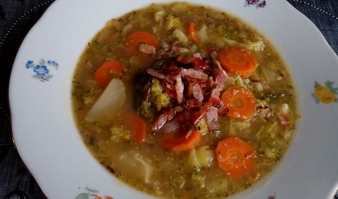 Brokolicová polévka (nejen) se slaninou