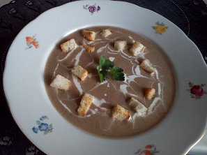 Bramborovo-žampionová krémová polévka