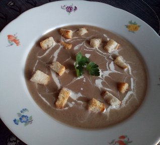 Bramborovo-žampionová krémová polévka