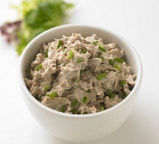 Rybí salát z cejnů a bílé ryby