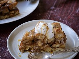 Jablečný bread cake