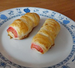 Surimi tyčinky v kabátě z listového těsta
