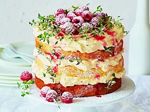 Nahý dort s malinami a tymiánem