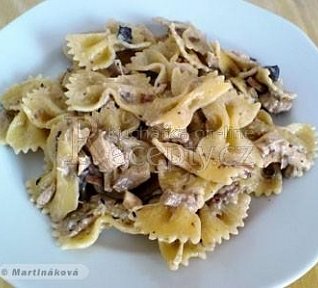Houbová mňamka s kuřetem Houbová mňamka s kuřetem