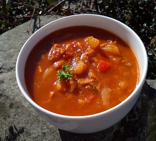 Debrecínská polévka se zeleninou