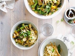 Smažené nudle s krůtím masem