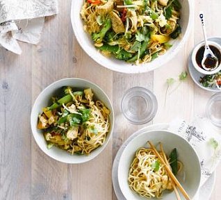 Smažené nudle s krůtím masem