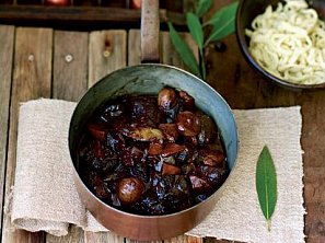 Ragú z divočáka na švestkách