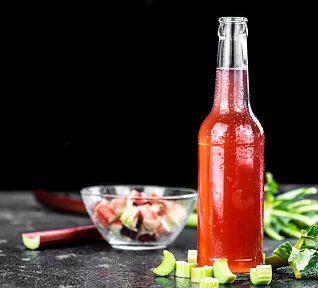 Rebarborový sirup s medem a citronem