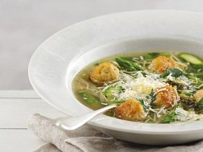 Minestrone zelená s kuřecími knedlíčky