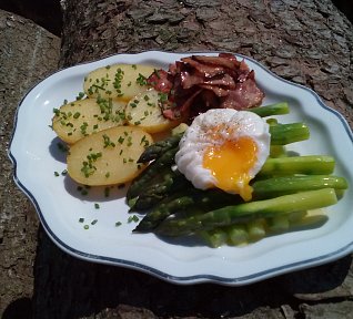 Máslový chřest (nejen) s vejcem