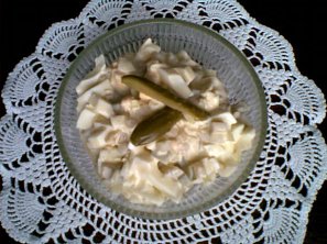 Bramborovo-okurkový salát Bramborovo-okurkový salát
