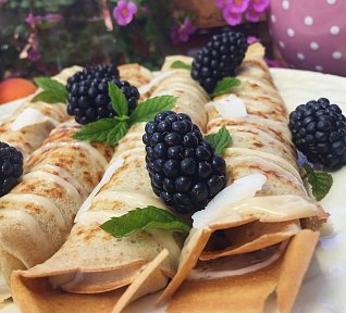 Žitné palačinky s tvarohovou náplní